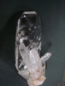 山梨県黒平・向山鉱山の水入り水晶