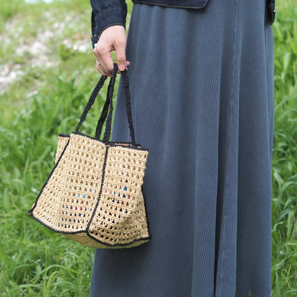 ラフィアかぎ編みバッグ 透かし正方形 NAT黒 | マンゴロベ