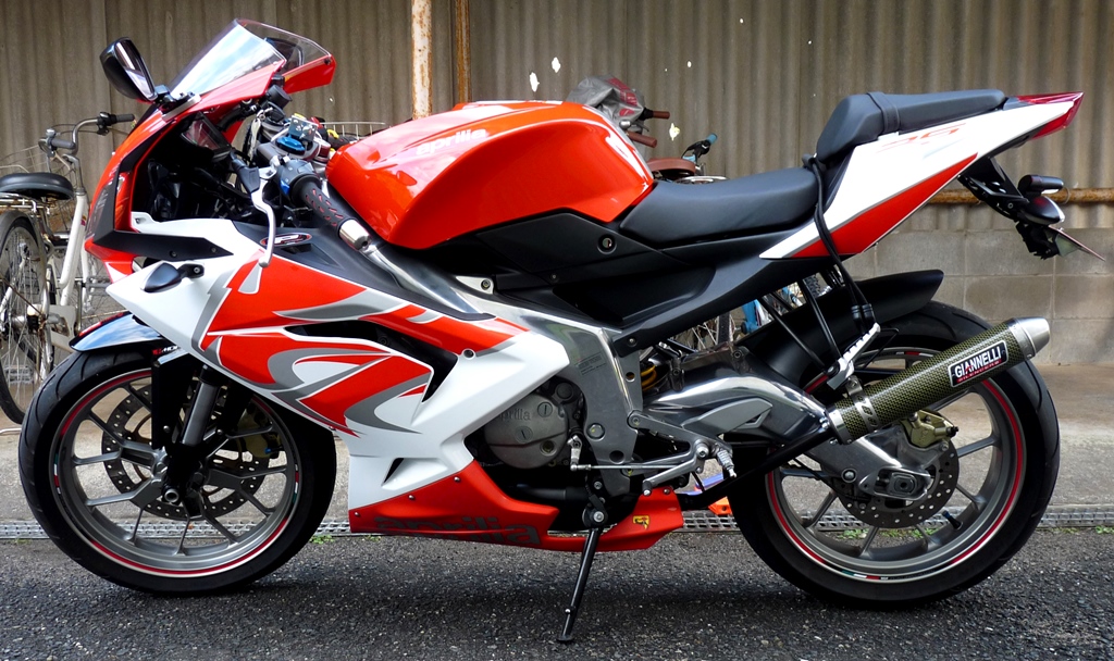 アプリリアRS125”、GIANNELLI製チャンバ－・サイレンサ