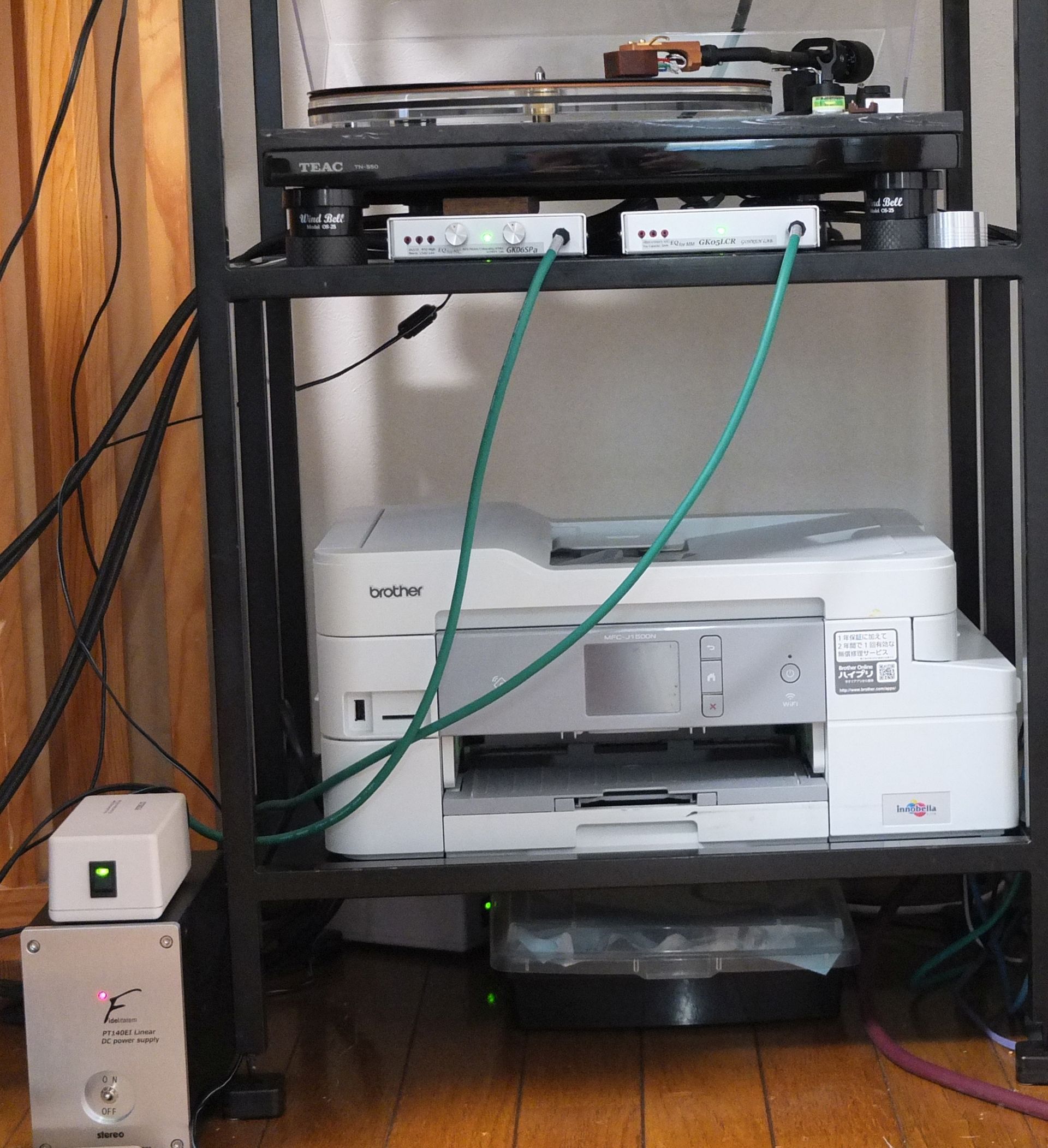 合研ラボ フォノイコライザーの電源: LPとCDを聴く