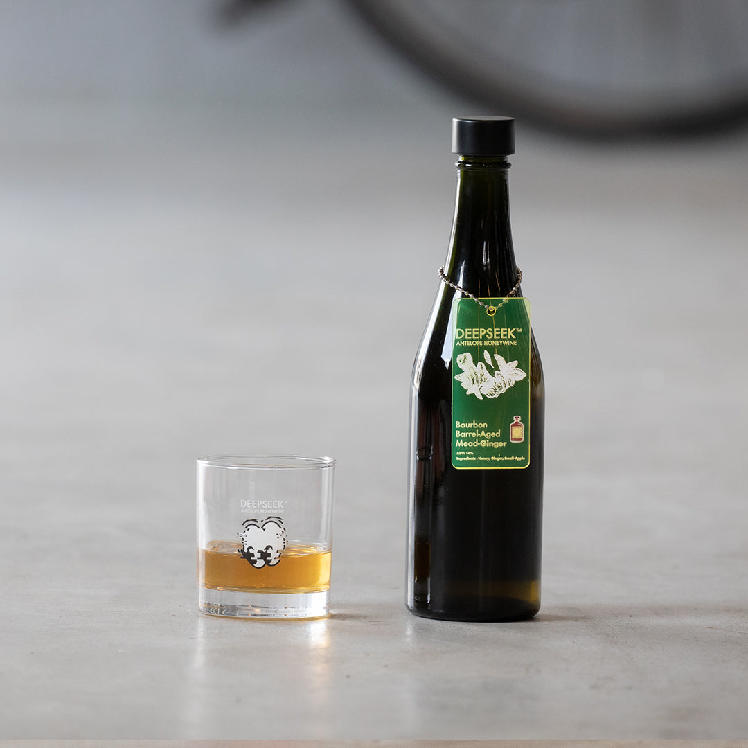 DEEPSEEK - Ginger, Apple - / 生姜と姫リンゴのバレルエイジミード