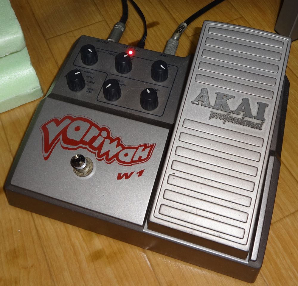 AKAI Vari-Wah （W 1）】の巻 - ☆ 新海 渚の機材紹介 ☆