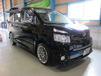 70VOXYにテイン車高調の取付です | タイヤエイトブログ