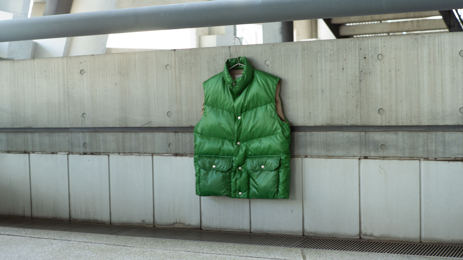 BLACKBIRD – down vest – | WHITE ALBUM.