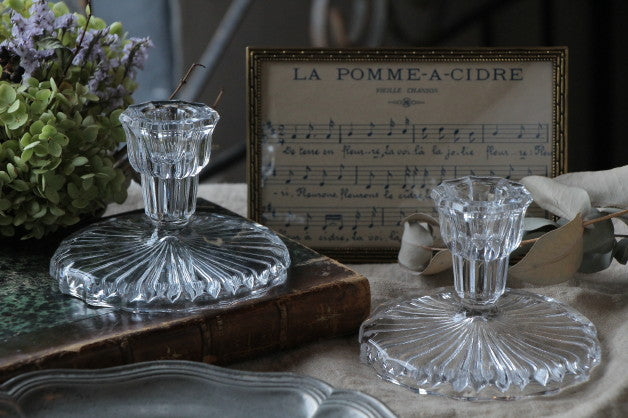 安定感のあるペアキャンドルスタンド（燭台） イギリスアンティーク