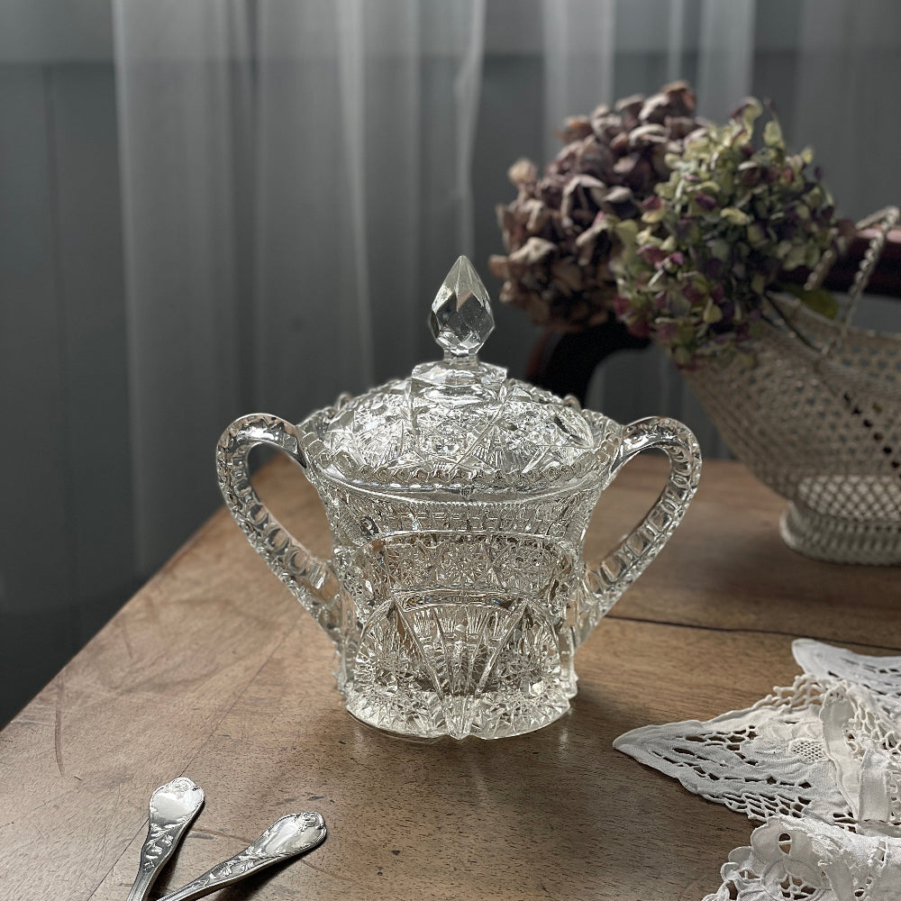 存在感たっぷりなガラスのビスケットジャー（高さ22cm） イギリス