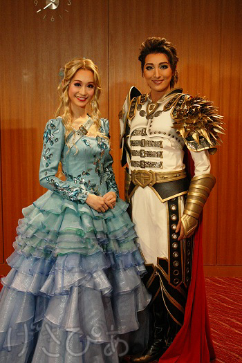 月組新トップ珠城りょう、カリスマ性を絶賛される！――宝塚歌劇月組公演