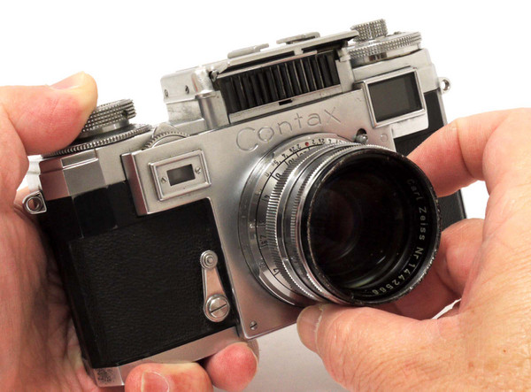 クラシック コンタックス IIIa + ツァイス ゾナー50mm1.5 : カメラ