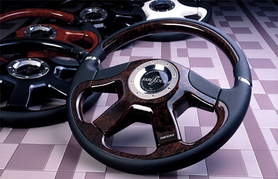 ラグジュアリーステアリングノーブル（LUXURY STEERING NOBLE