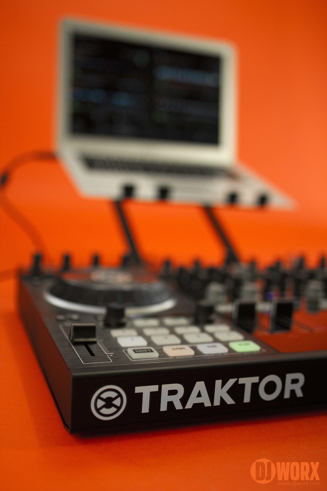 REVIEW: NI Traktor Kontrol S4 MK2 DJ Controller