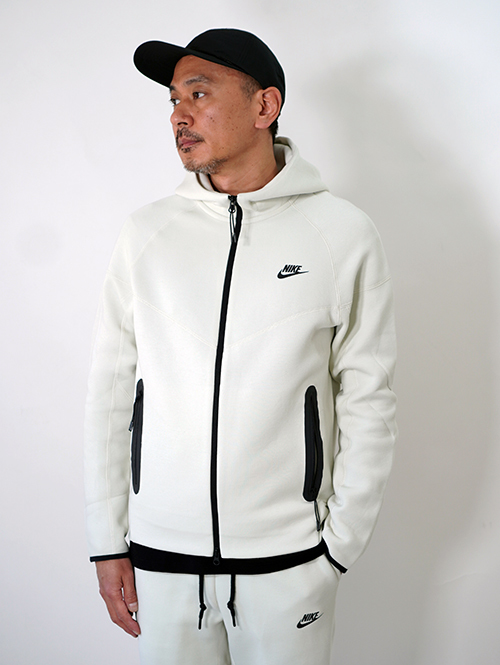 NIKE TECH FLEECE テックフリースウインドランナー（シーグラス