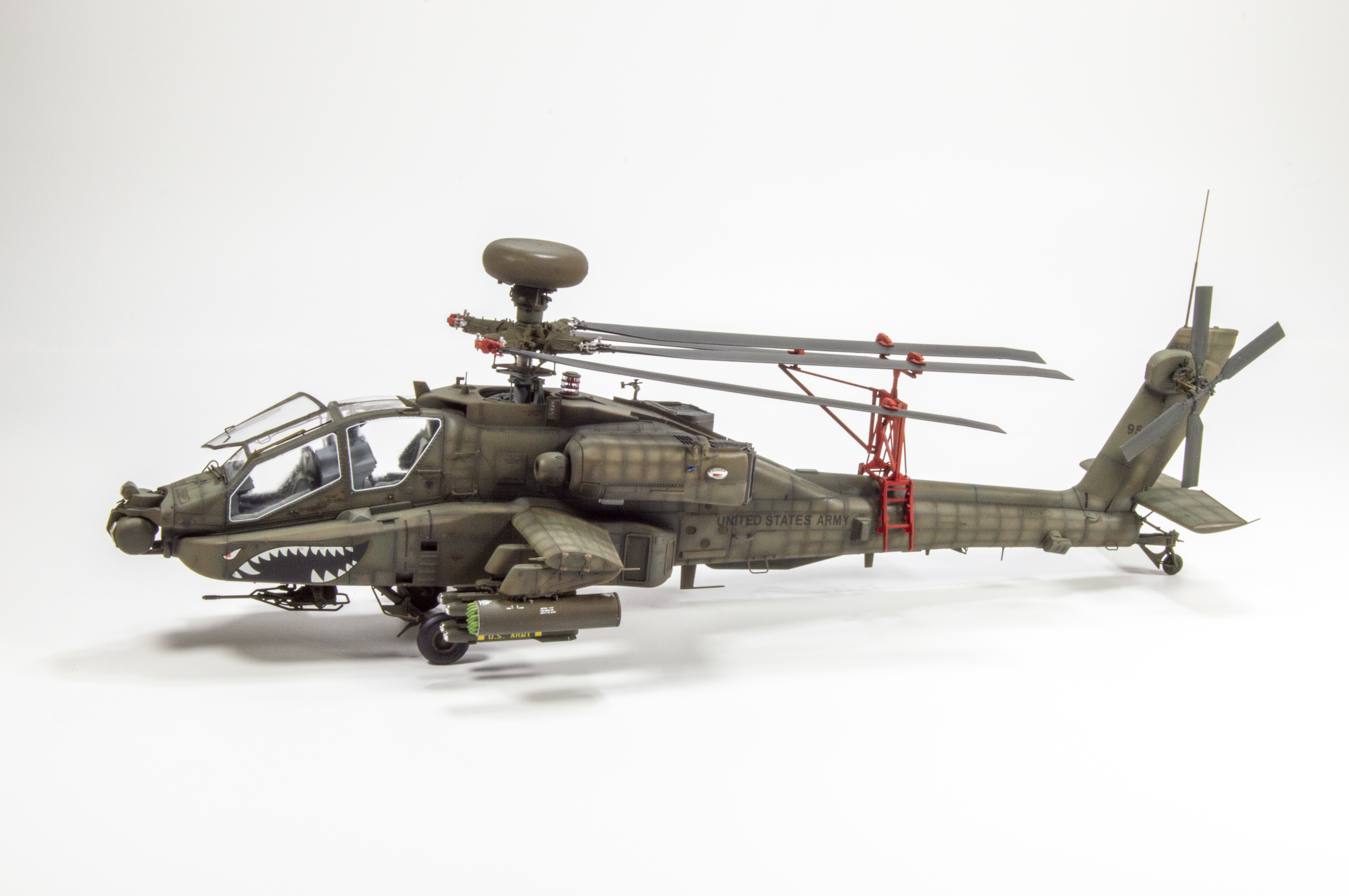 Takom 1/35 scale AH-64D Apache Longbow plastic model kit review