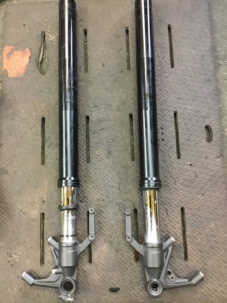 GMD神戸【作業事例】 カワサキ Z900RS 純正 フロントフォークOH - GMD