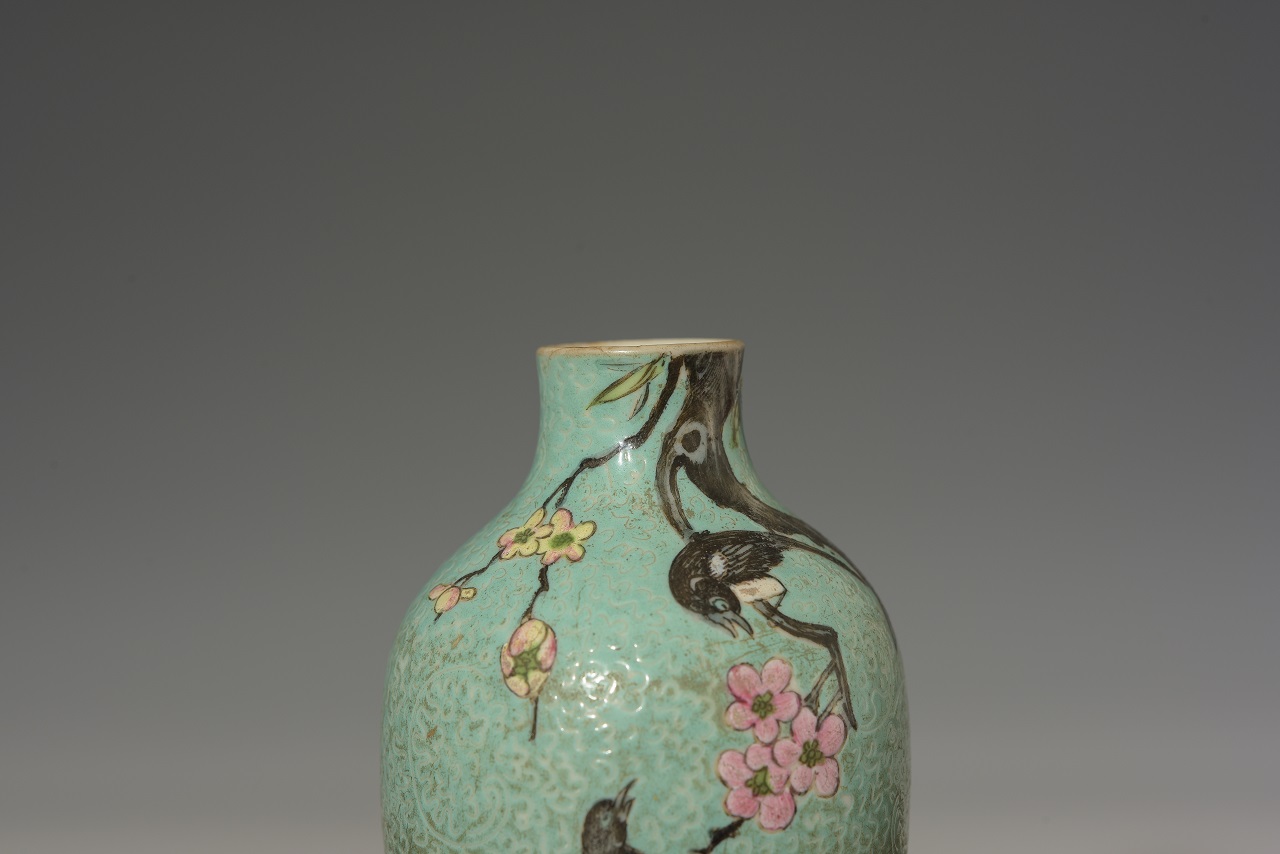 清乾隆官窑绿地粉彩轧道花鸟纹瓶|陶瓷,瓷器鉴赏知识|样子收藏网,记录