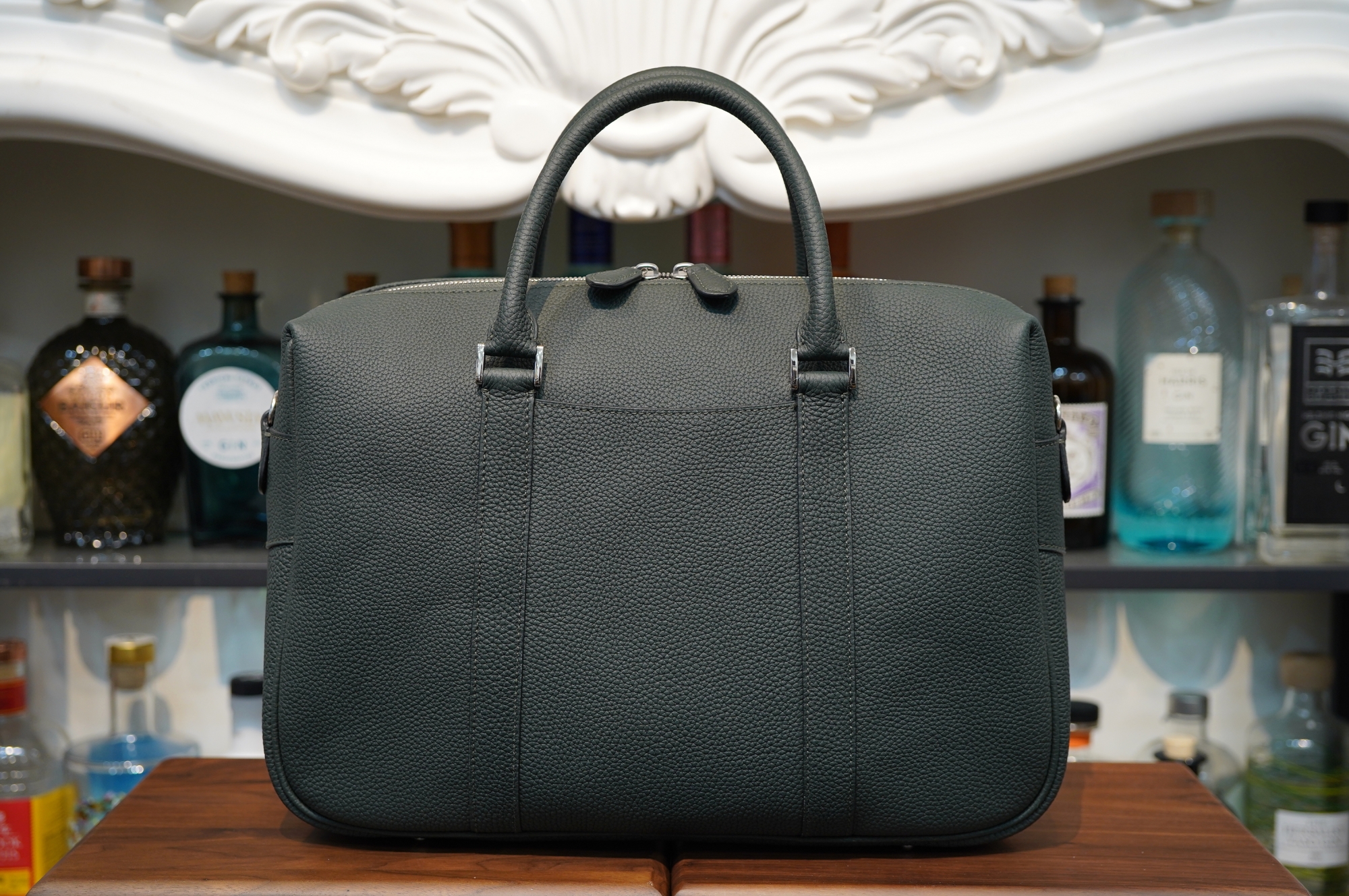 カンダミサコさんより、絶妙なタイミングで素敵なブリーフケース、pane