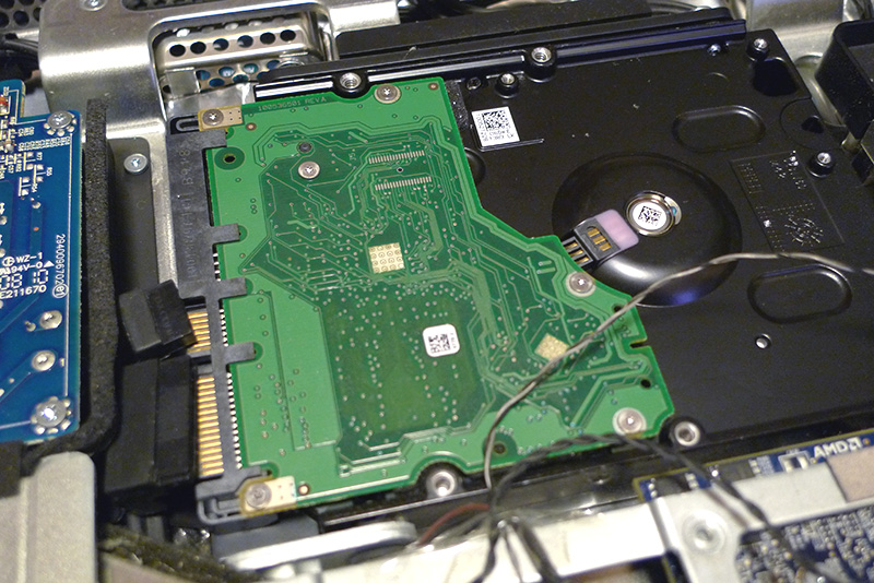 iMac (Early 2008) ＝ iMac 8,1 の HDD 換装手順 | ishwt::tracking