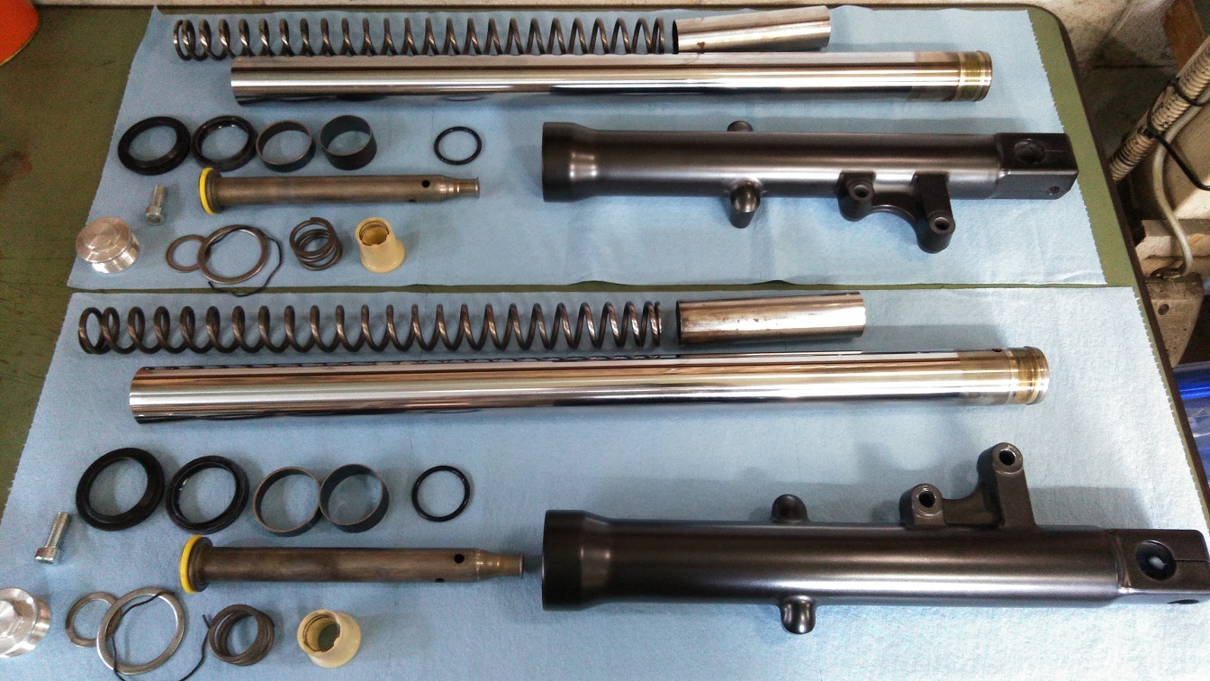 ゼファーχのフロントフォークをアップグレード | johnny's factory