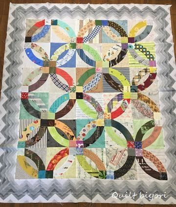 ダブルウエディングリングのタペストリートップ完成＆キルトのお供は