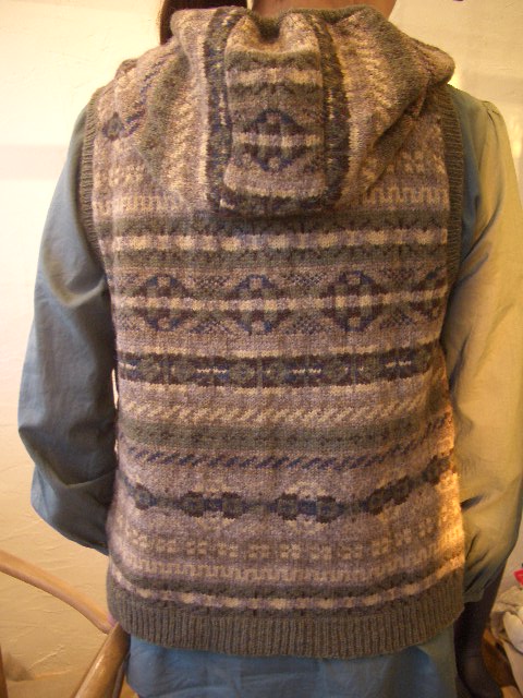 JAMIESON'S（ジャミーソンズ）」 フェアアイル柄フードベスト