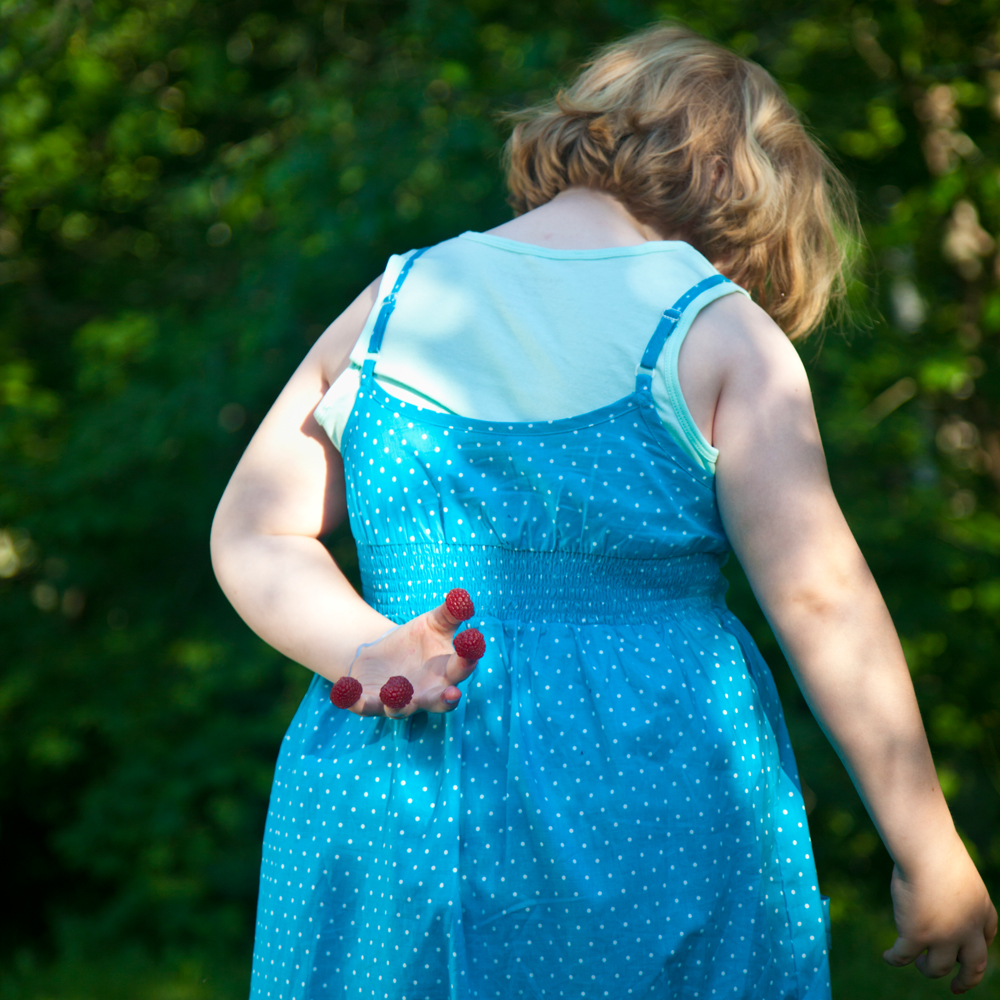 Interview with Cig Harvey: YOU Look At ME Like An EMERGENCY