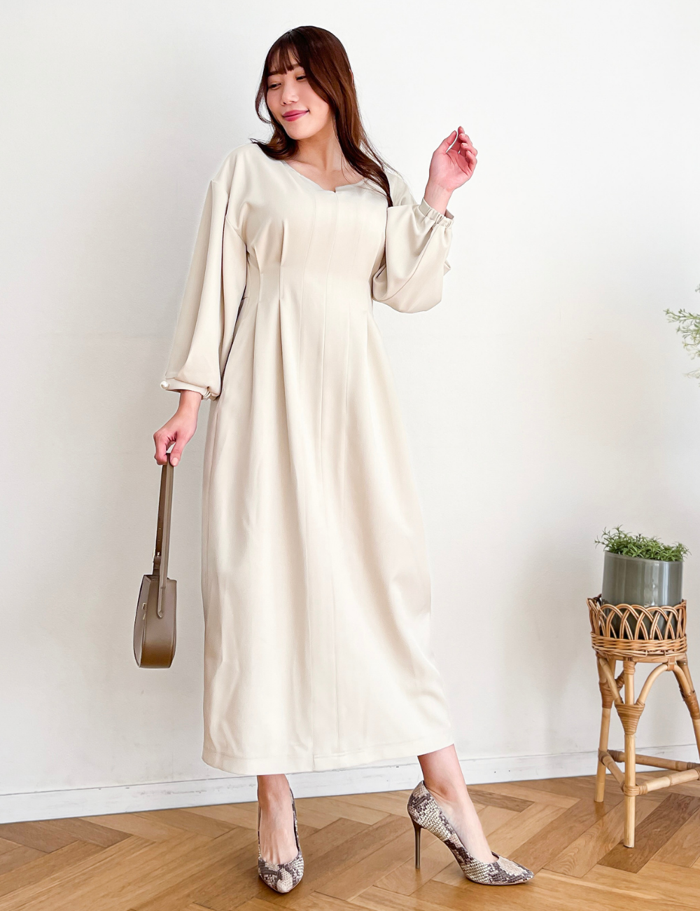 キーネックパールワンピ | CINEMATIQ by Pinup Closet