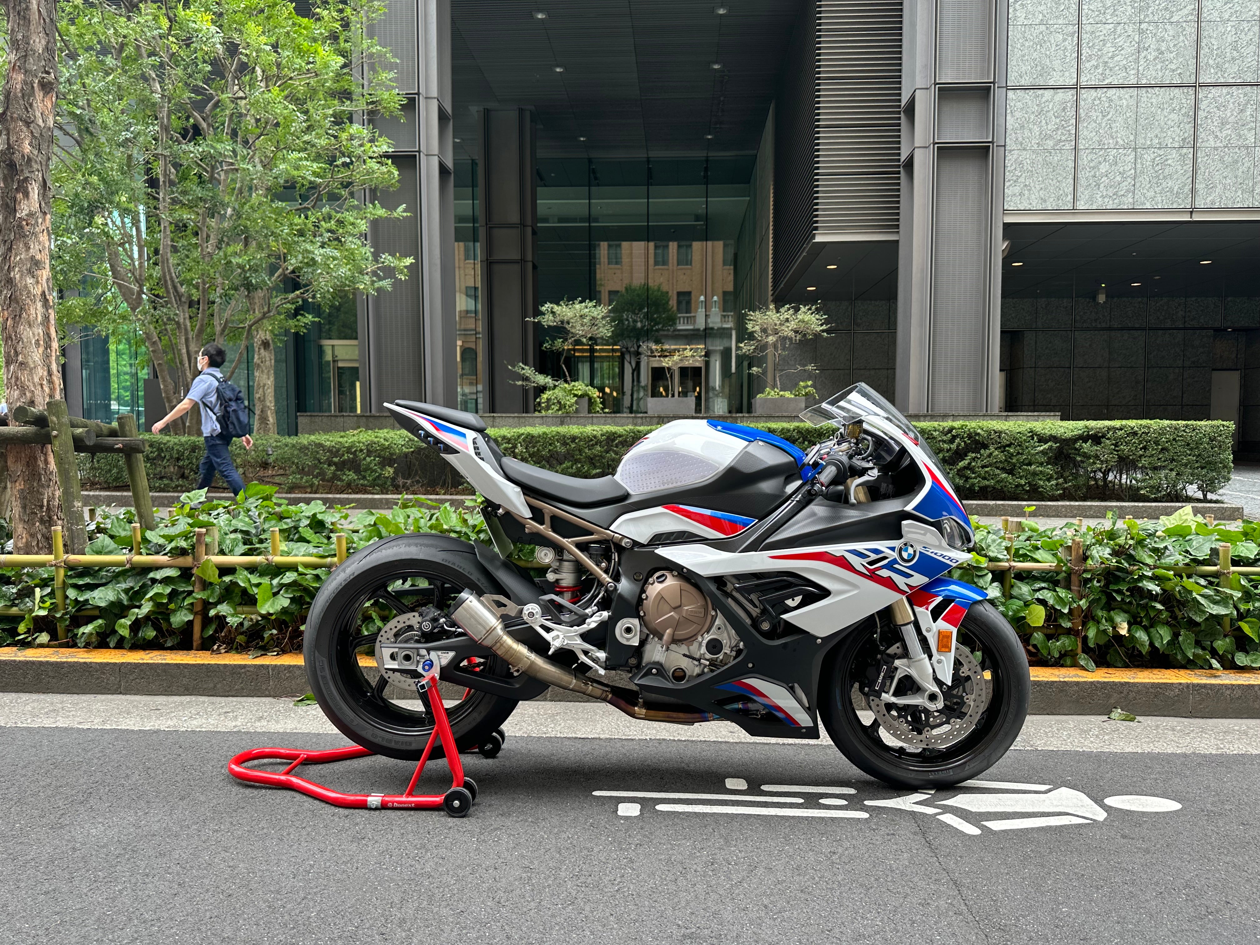 2C5FE473-270D-4317-991C-