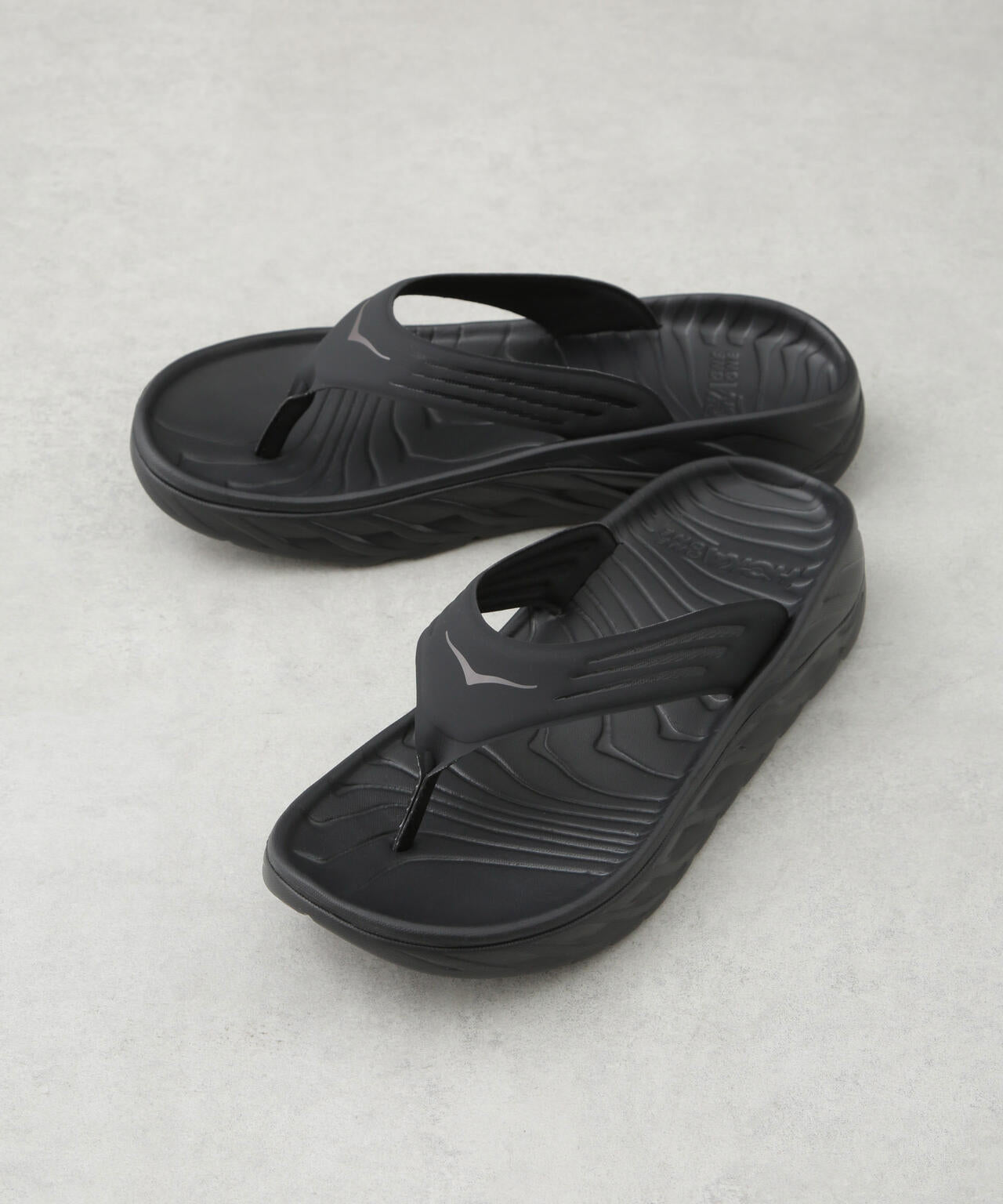 HOKA / M ORA RECOVERY FLIP