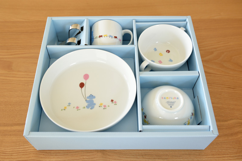 ファミリアのロングセラー商品「食器セットF」を購入｜家は明かりから