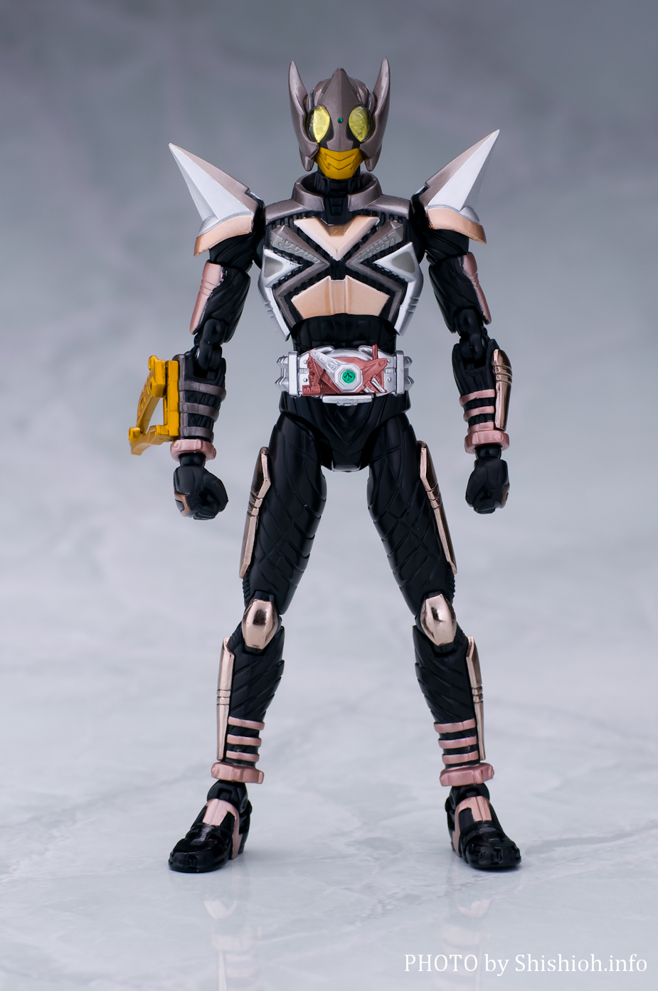 レビュー】 バンダイ S.H.Figuarts 仮面ライダー パンチホッパー [仮面