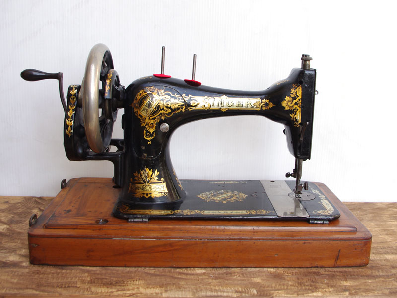 No.258 SINGER V.S.3 シンガー製 手回しミシン：アンティークミシン