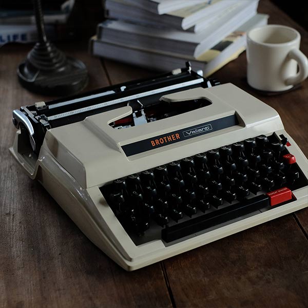 BROTHER Valiant タイプライター（英字・カタカナ両用） – zakka store