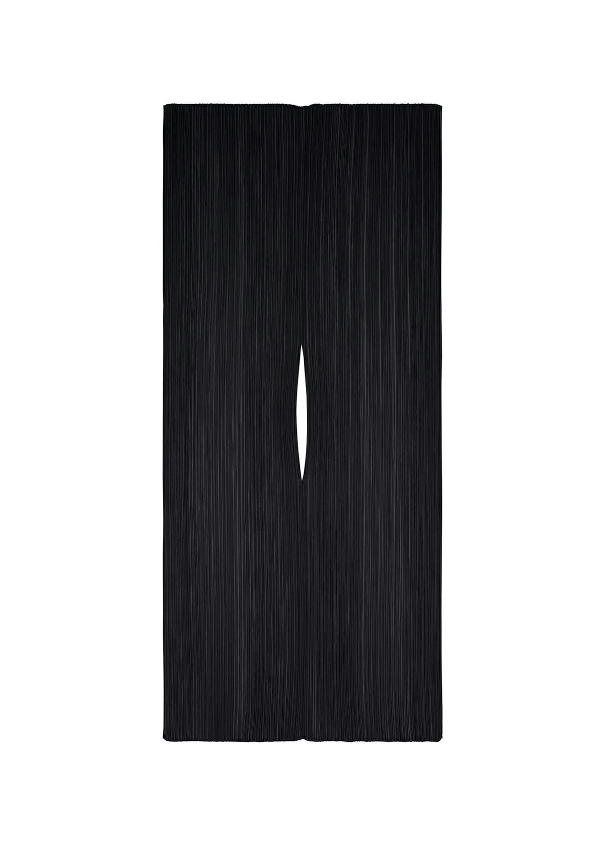 BASIC MADAME-T SMALL Stole Black – The official ISSEY MIYAKE