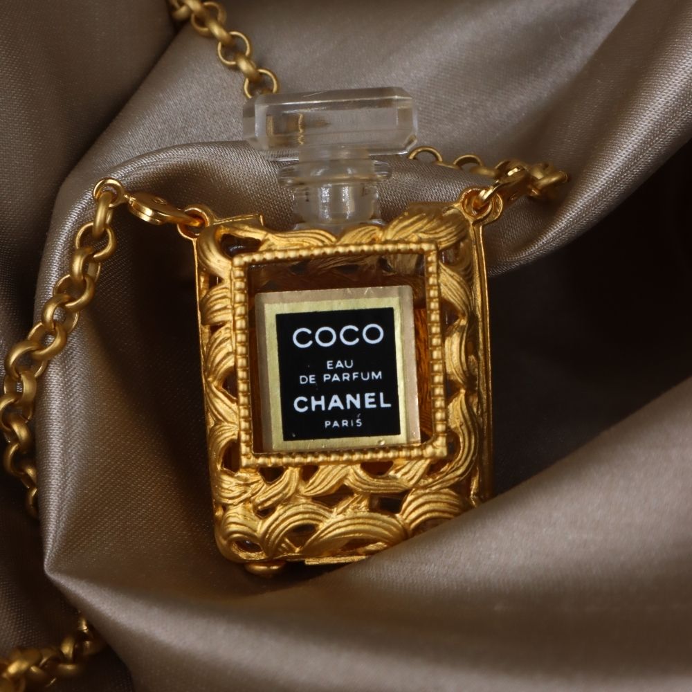 CHANEL perfume bottle necklace | Rare golden treasure | VINTASY