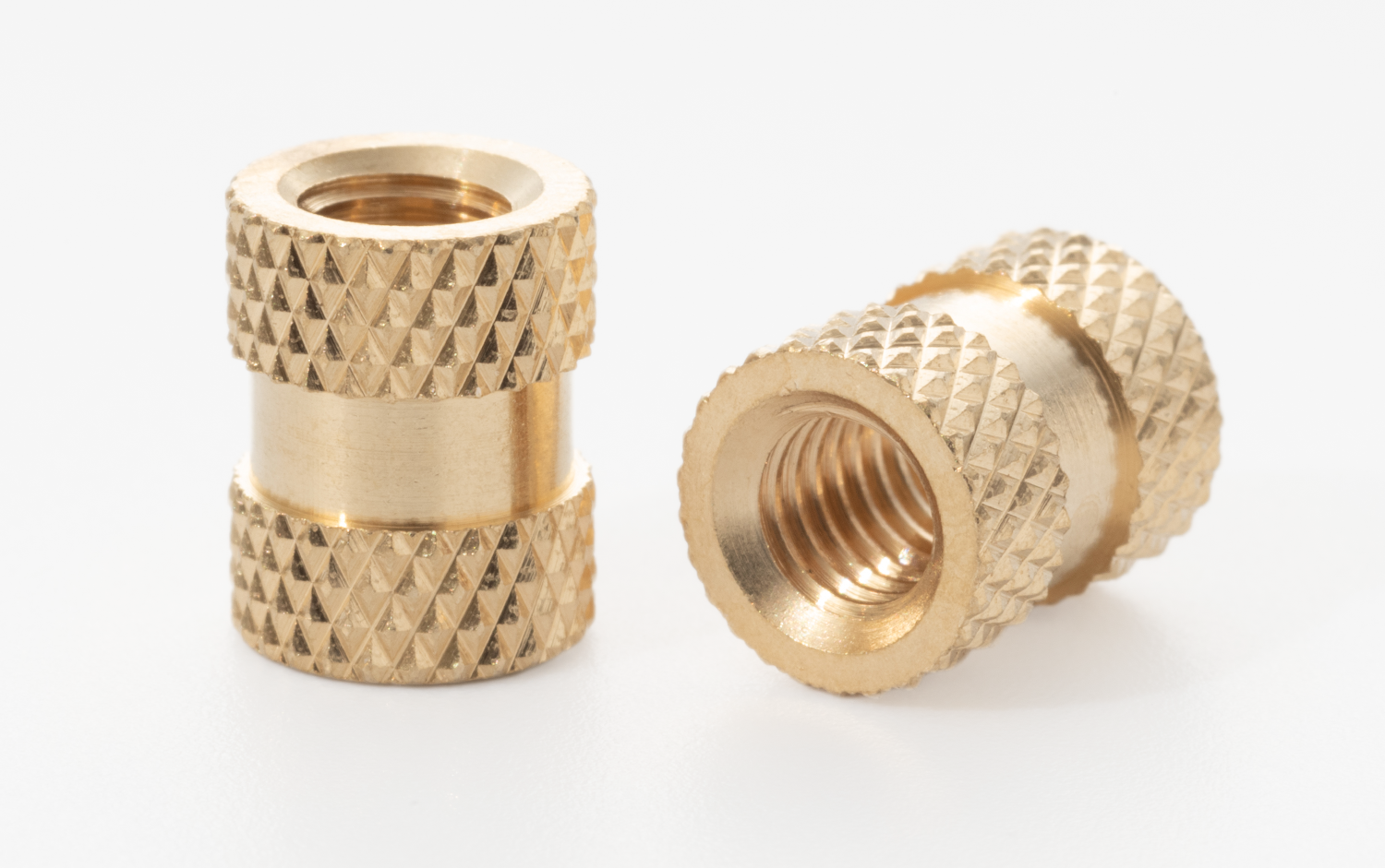 東海物産株式会社：成型時インサートナット