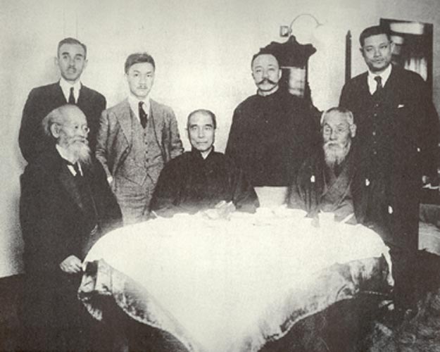 頭山満翁写真伝 と 巨人頭山満翁 の2冊 共に藤本尚則編著　玄洋社　アジア主義 頭山満 > 頭山満写真集