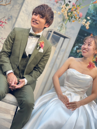 おしゃれ花婿さんが選んだ、渋めグリーンのオーダータキシード