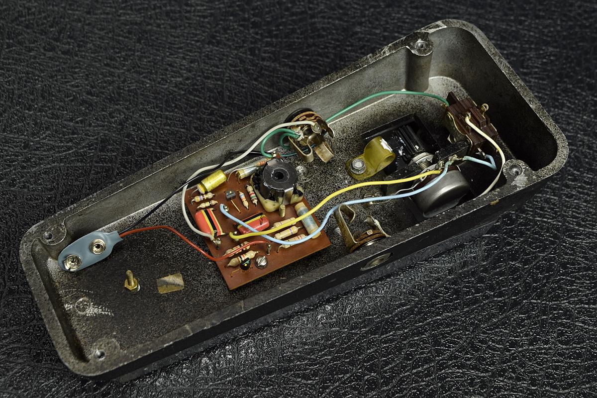 通称 Signature と言われるClydeMcCoy氏の名前だけ記載されたモデル