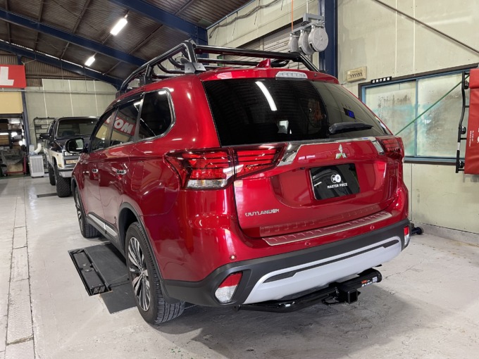 MITSUBISHI（三菱）アウトランダー ヒッチメンバー取り付け作業