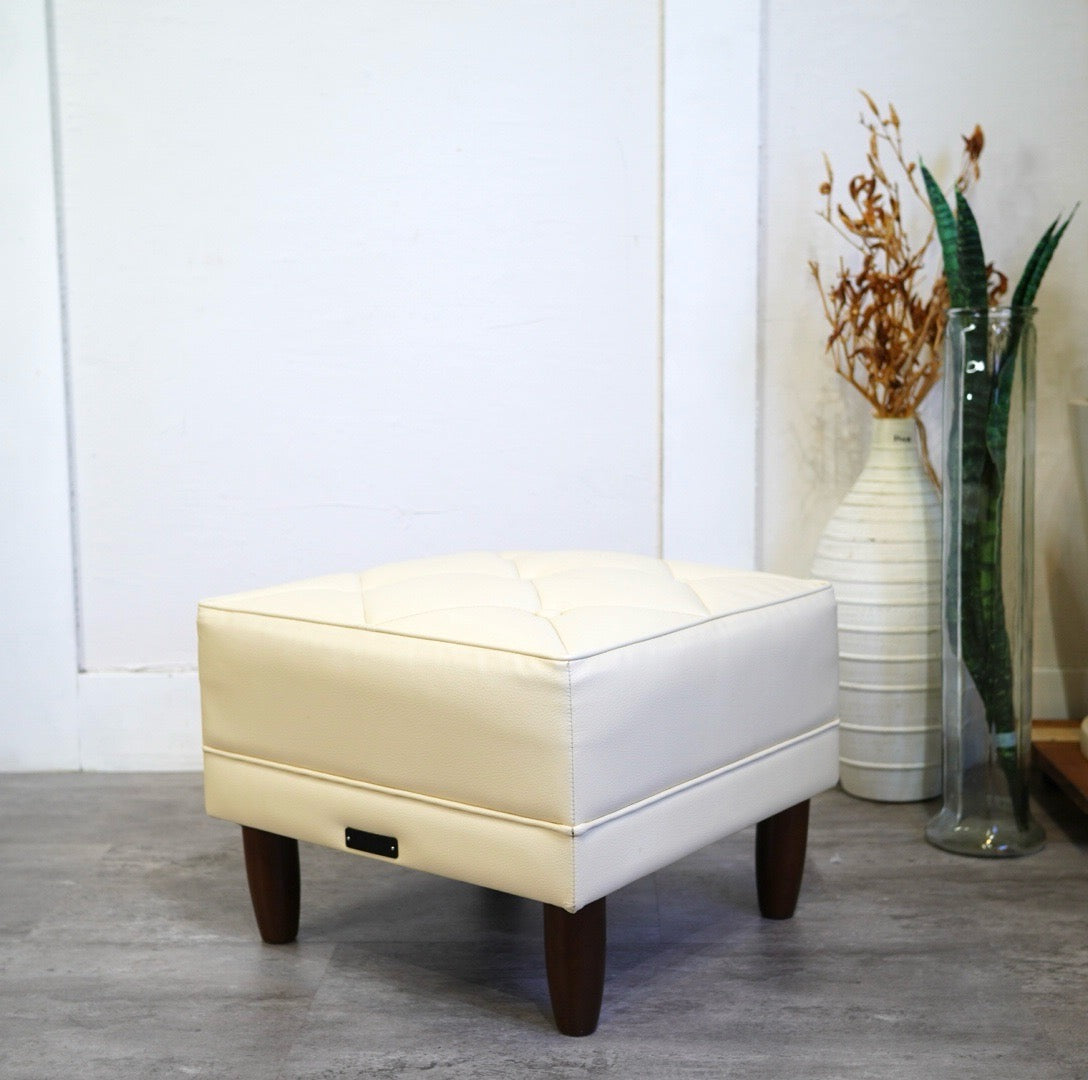 カリモク家具 karimoku オットマン スタンダードアイボリー 中古