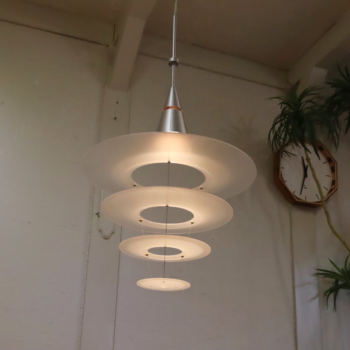 ルイスポールセン / Louis Poulsen エニグマ425 ペンダントライト 内山