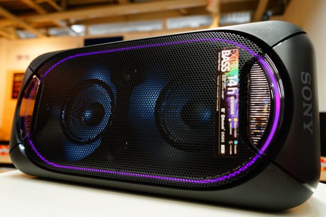 NEW】大きめなワイヤレスポータブルスピーカーを店頭展示しました