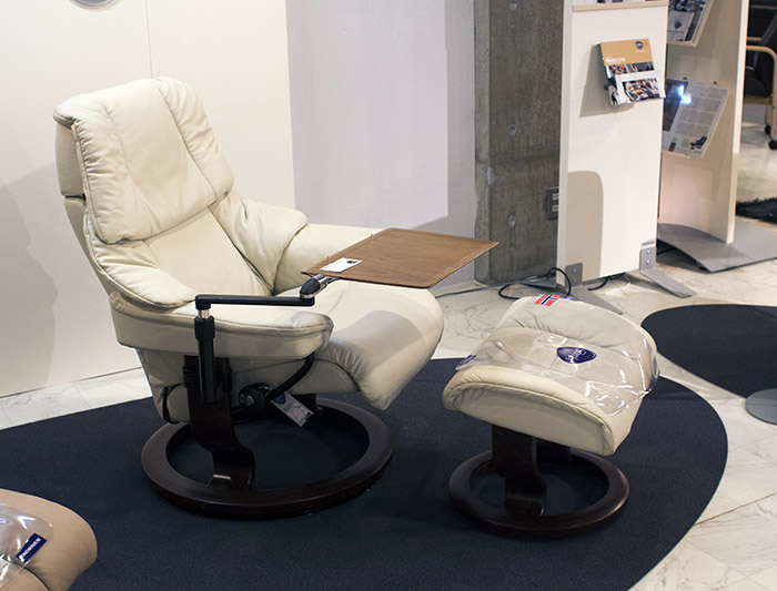 stressless®とテーブル | 札幌ファニシング スタッフブログ