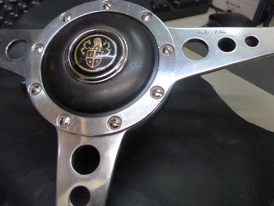 ALEC eShop / モトリタステアリング用、純正ホーンモチーフアダプター