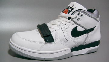 AS-スニーカー新着情報！