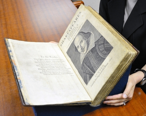 朝日新聞デジタル：シェークスピア17世紀の初版本 東京・明星大が