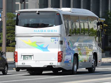 ZARDバス ZX 600 - Grey/White/Maroon – The Smart Dresser