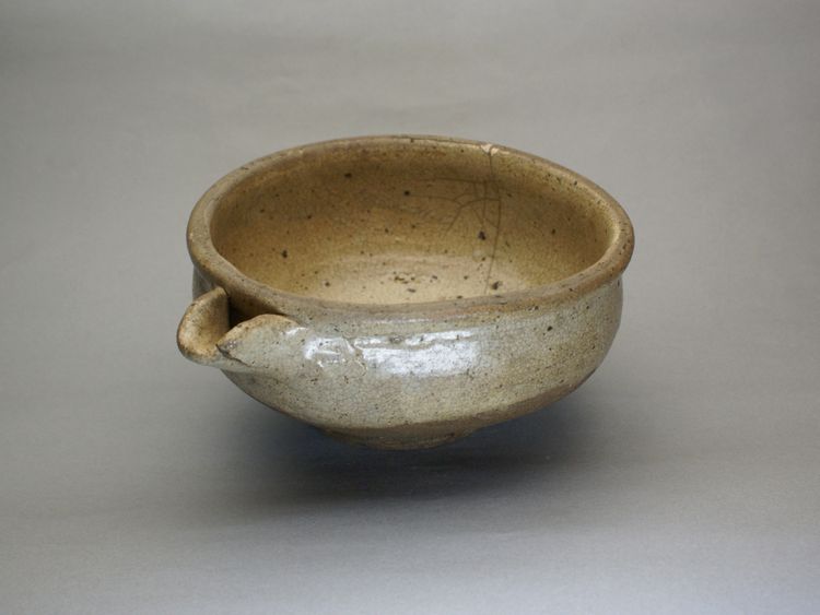 古唐津片口　傷有り 岡本作礼】絵唐津片口 – うつわ御結