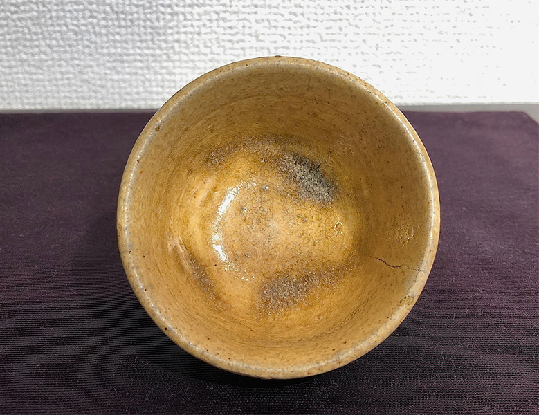 古美術 吉戸 - 桃山ー江戸初 黄瀬戸盃 | 古美術品専門サイト fufufufu.com