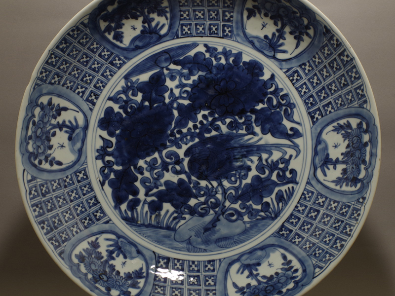 皿□孔雀紋 呉須染付 花唐草 中国 明～清 広東・福建省 古玩 唐物