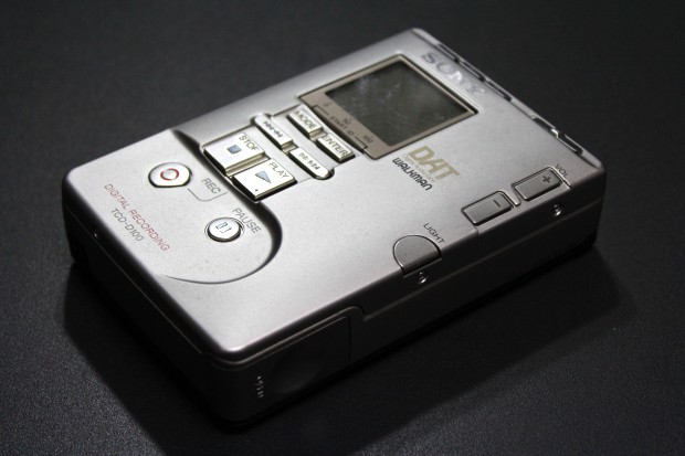 SONY TCD-D100